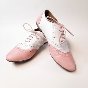 Size 8.5 Oxford Retro Light Pink/White Women's Shoes